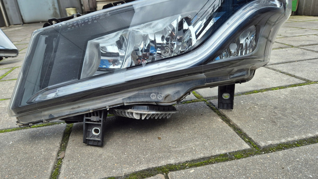 Frontscheinwerfer Iveco I 1514952-00-C LED Links Scheinwerfer Headlight SCH9539239529rc