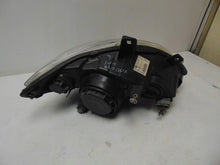 Laden Sie das Bild in den Galerie-Viewer, Frontscheinwerfer Mercedes-Benz Vito W639 A6398202861 Xenon Rechts oder Links