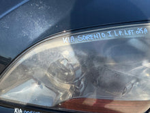 Laden Sie das Bild in den Galerie-Viewer, Frontscheinwerfer Kia Sorento I Links Scheinwerfer Headlight SCH6460870462ki