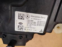 Laden Sie das Bild in den Galerie-Viewer, Frontscheinwerfer Mercedes-Benz Cla A1189066901 Links Scheinwerfer Headlight SCH8334641531tl