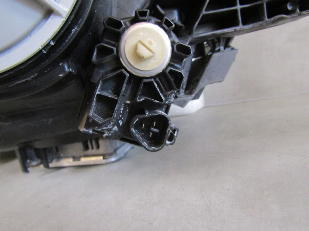 Frontscheinwerfer Mitsubishi Pajero IV Xenon Rechts Scheinwerfer Headlight