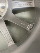 Laden Sie das Bild in den Galerie-Viewer, 1x Alufelge 17 Zoll 6.5" 5x112 44ET Glanz Silber A1774010300 Mercedes-Benz W177 FEL7295324930ma