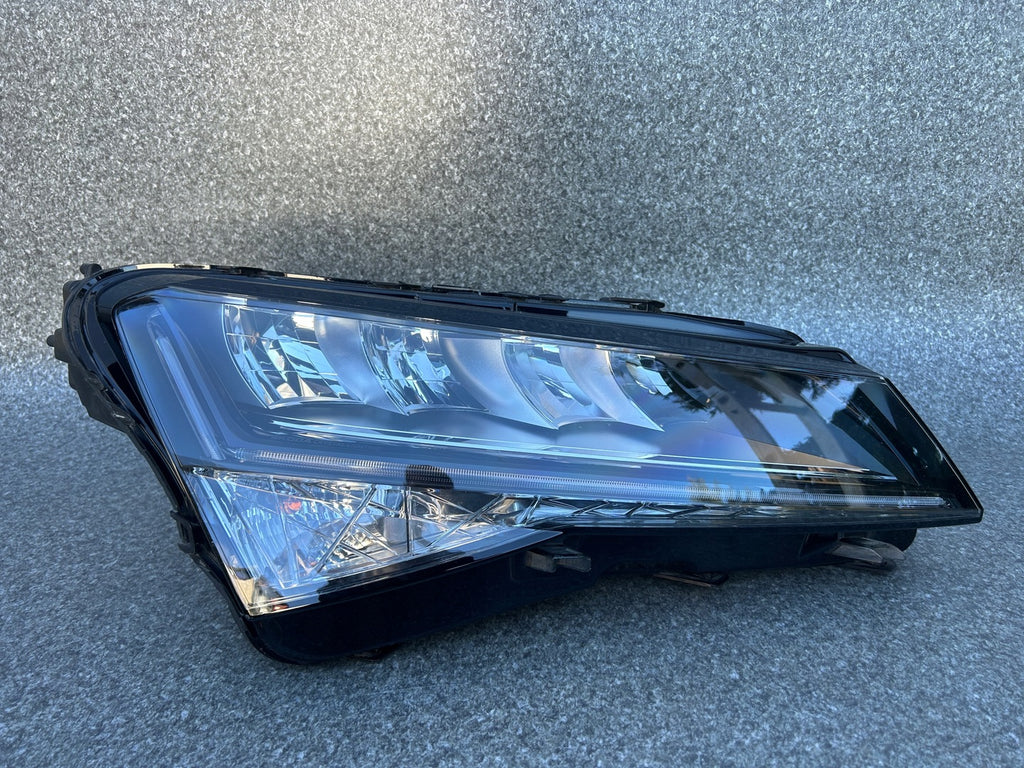 Frontscheinwerfer Skoda Superb III 3V1941016C LED Rechts Scheinwerfer Headlight