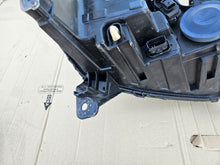 Load image into Gallery viewer, Frontscheinwerfer Dacia Sandero III Logan Jogger 260602561 LED Rechts oder Links