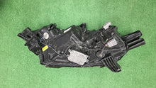 Laden Sie das Bild in den Galerie-Viewer, Frontscheinwerfer Mitsubishi Outlander III 8301D3-32 Full LED Rechts Headlight