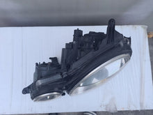 Laden Sie das Bild in den Galerie-Viewer, Frontscheinwerfer Mercedes-Benz W211 MDW1082 Links Scheinwerfer Headlight SCH8586759447mb