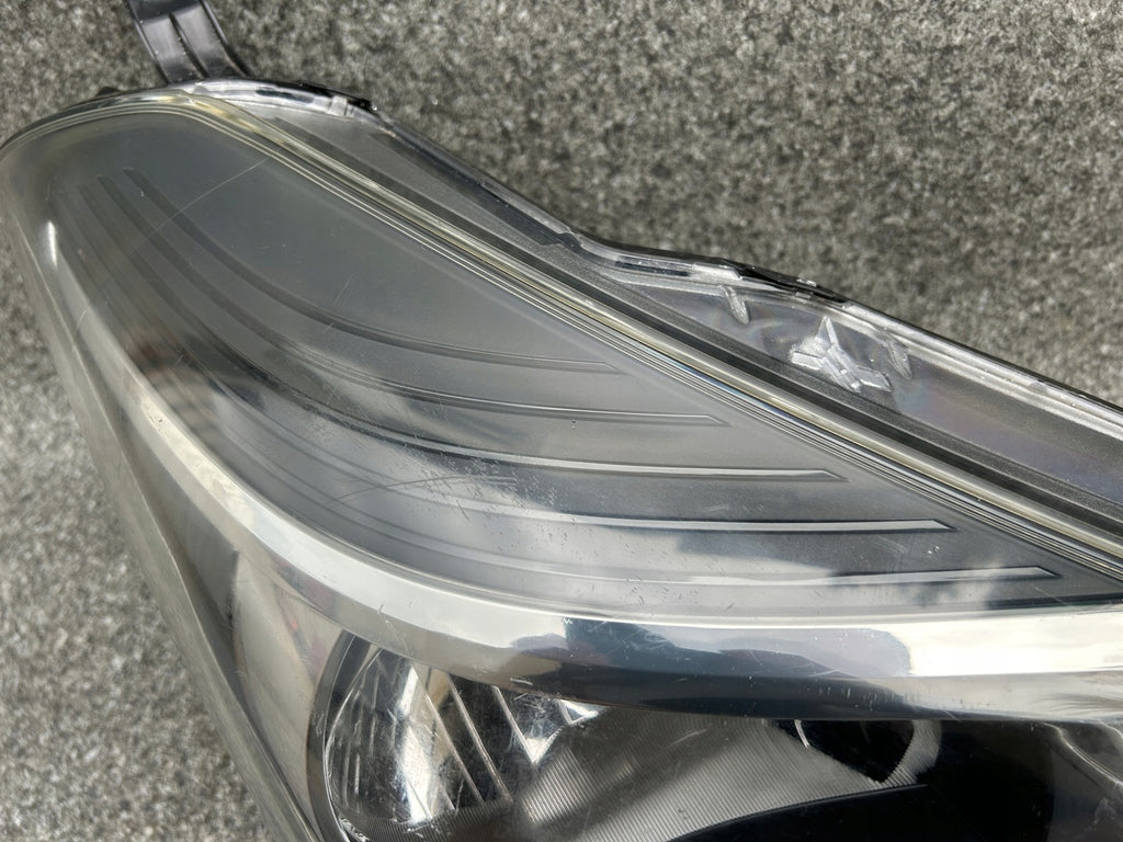 Frontscheinwerfer Toyota Yaris Rechts Scheinwerfer Headlight SCH9958764025to