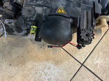 Load image into Gallery viewer, Frontscheinwerfer BMW E46 6910968 6910967 Xenon Ein Stück (Rechts oder Links) SCH8107237711hs