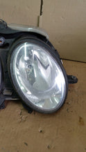 Laden Sie das Bild in den Galerie-Viewer, Frontscheinwerfer Mercedes-Benz W211 154353 Ein Stück (Rechts oder Links) SCH2285081531ac