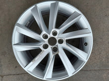 Load image into Gallery viewer, 1x Alufelge 17 Zoll 6.5" 5x100 40ET Glanz Silber 657601025 Skoda Scala Rim Wheel FEL3308781025vs