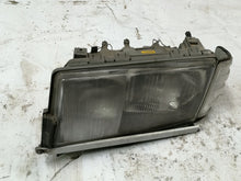 Laden Sie das Bild in den Galerie-Viewer, Frontscheinwerfer Mercedes-Benz W201 Links Scheinwerfer Headlight SCH6165853678we