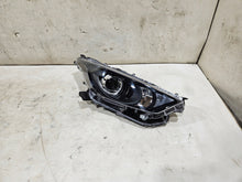 Laden Sie das Bild in den Galerie-Viewer, Frontscheinwerfer Toyota Yaris Rechts Scheinwerfer Headlight SCH9073667994xc