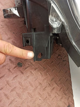 Laden Sie das Bild in den Galerie-Viewer, Frontscheinwerfer Mitsubishi Space Star 8301D455 Full LED FALSE Headlight SCH2367019431wn