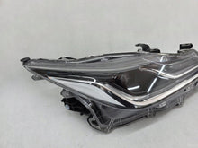 Laden Sie das Bild in den Galerie-Viewer, Frontscheinwerfer Toyota Corolla 81110-02T61 LED Rechts Scheinwerfer Headlight SCH8351532751qh