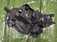 Laden Sie das Bild in den Galerie-Viewer, Frontscheinwerfer Opel E Combo 9816825480 Rechts Scheinwerfer Headlight SCH7246987832ku