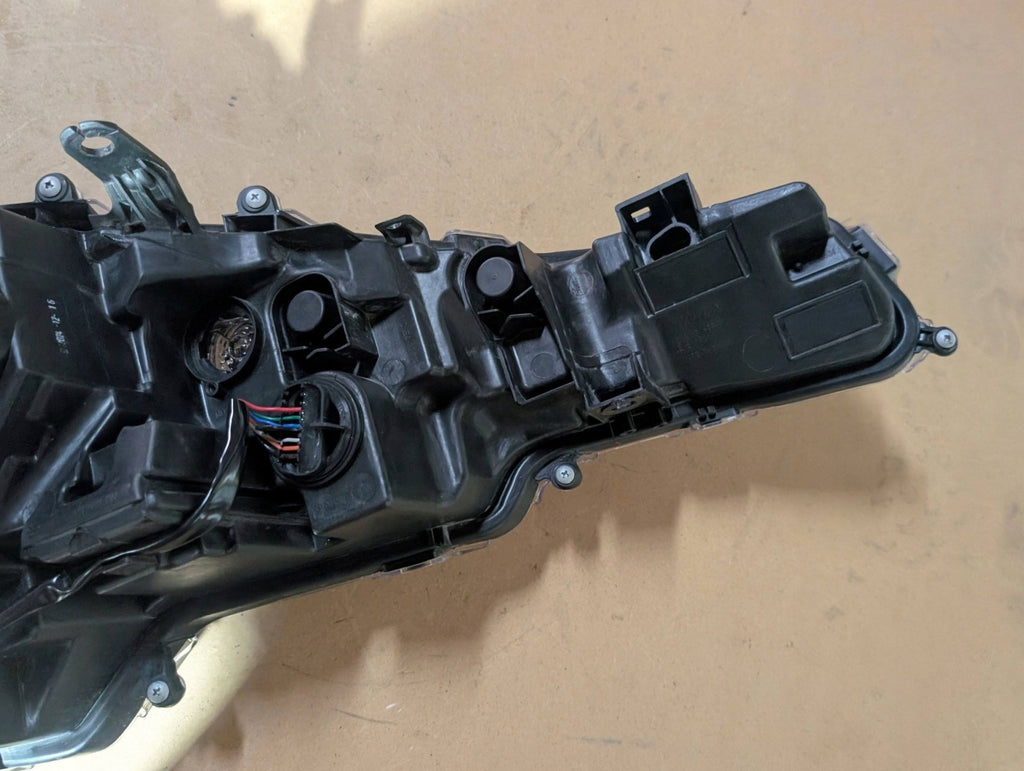 Frontscheinwerfer Toyota Corolla TUT706 Links Scheinwerfer Headlight SCH7396481525bk