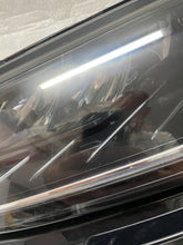 Laden Sie das Bild in den Galerie-Viewer, Frontscheinwerfer Skoda Karoq Kamiq 57B941015B LED Links Scheinwerfer Headlight SCH7360998321rb