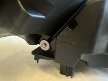 Laden Sie das Bild in den Galerie-Viewer, Frontscheinwerfer Toyota Prius Links Scheinwerfer Headlight SCH1095901000vh