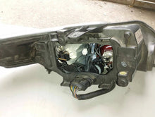 Laden Sie das Bild in den Galerie-Viewer, Frontscheinwerfer Ford Mondeo FRR1710 Links Scheinwerfer Headlight