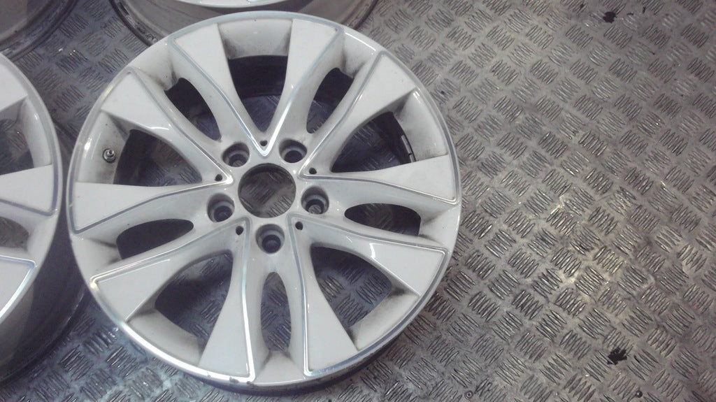 4x Alufelge 17 Zoll 7.5" 5x120 43ET Glanz Weiß 6850152 BMW 2 F22 1 F21 F23 F20 FEL8301251770km