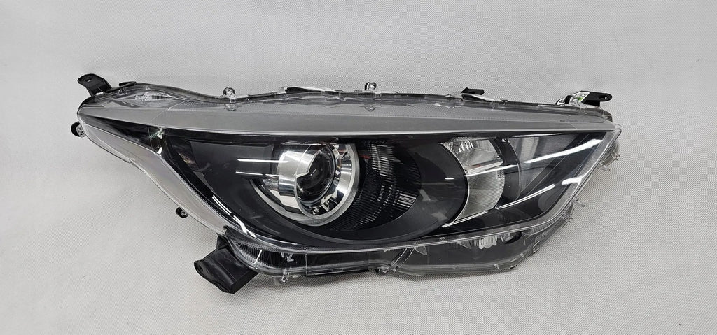 Frontscheinwerfer Toyota 4 Yaris SPP6353 Rechts Scheinwerfer Headlight