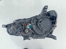 Laden Sie das Bild in den Galerie-Viewer, Frontscheinwerfer Mitsubishi Lancer I 8301C412 Xenon Rechts Headlight