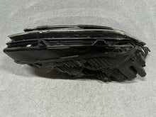 Laden Sie das Bild in den Galerie-Viewer, Frontscheinwerfer VW Touareg 761941081 LED Links Scheinwerfer Headlight