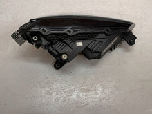 Load image into Gallery viewer, Frontscheinwerfer Skoda Superb III 3V1941015C LED Ein Stück (Rechts oder Links)