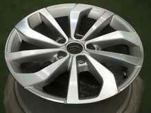 Load image into Gallery viewer, 1x Alufelge 17 Zoll 7.0&quot; 5x112 45ET Glanz Silber 2GA601025AG Vw Rim Wheel