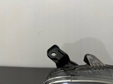 Load image into Gallery viewer, Frontscheinwerfer Honda Jazz III ESI801 Rechts Scheinwerfer Headlight SCH8211332264tx