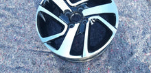 Laden Sie das Bild in den Galerie-Viewer, 1x Alufelge 15 Zoll 4.5" 4x100 35ET Glanz Silber B000908277 Peugeot 108 FEL5400836284pf