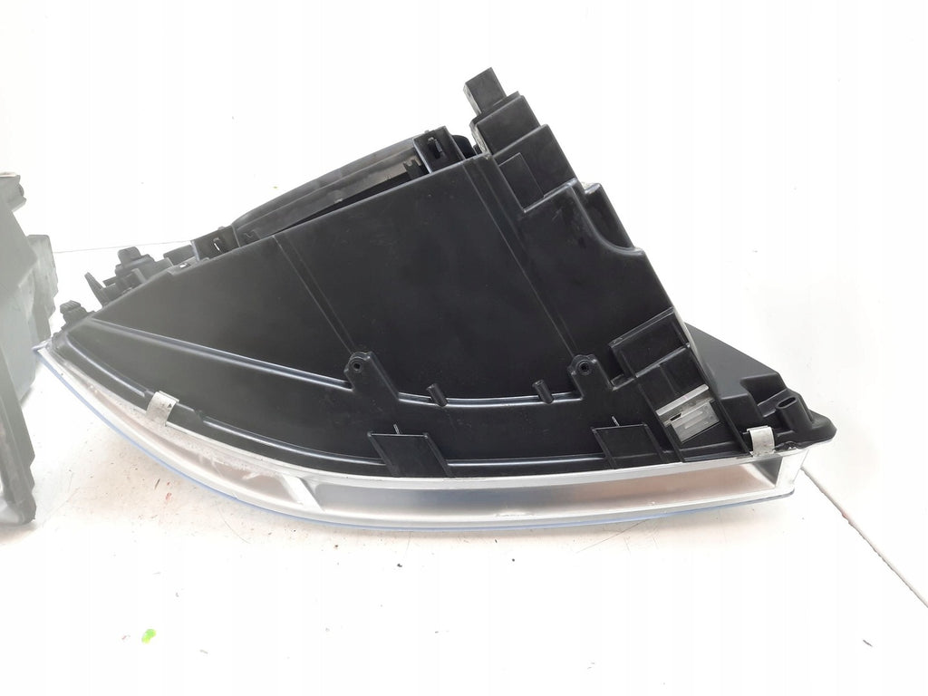 Frontscheinwerfer VW Transporter Caravelle 304411175L Links Headlight SCH2865224534tj