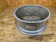 Load image into Gallery viewer, 1x Alufelge 18 Zoll 5x108 FK721007HB Land Rover I Sport Discovery V 45 Rim Wheel FEL6780283497gy