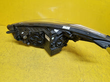 Laden Sie das Bild in den Galerie-Viewer, Frontscheinwerfer Hyundai I30 III 92102-A6000 Rechts Scheinwerfer Headlight SCH4222712711xm