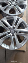 Laden Sie das Bild in den Galerie-Viewer, 4x Alufelge 17 Zoll 7.5" 5x112 45ET Glanz Silber A2074010602 Mercedes-Benz FEL5272323327ki