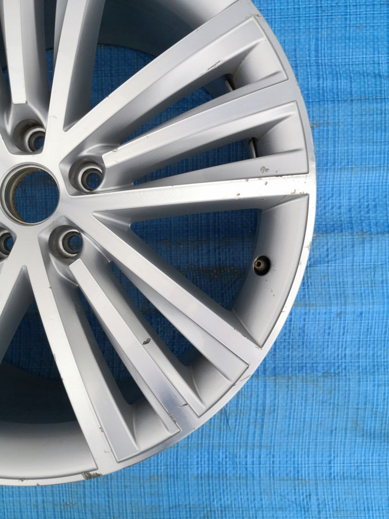 1x Alufelge 19 Zoll 8.0" 5x112 44ET Glanz Graphit 8W0601025H Mg Superb Iii FEL2911309660kd