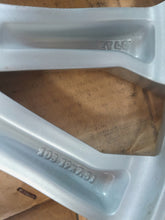 Load image into Gallery viewer, 1x Alufelge 19 Zoll 7.5" 5x114.3 40ET Glanz Silber PW457-42002 Toyota Rim Wheel FEL8508249376fy