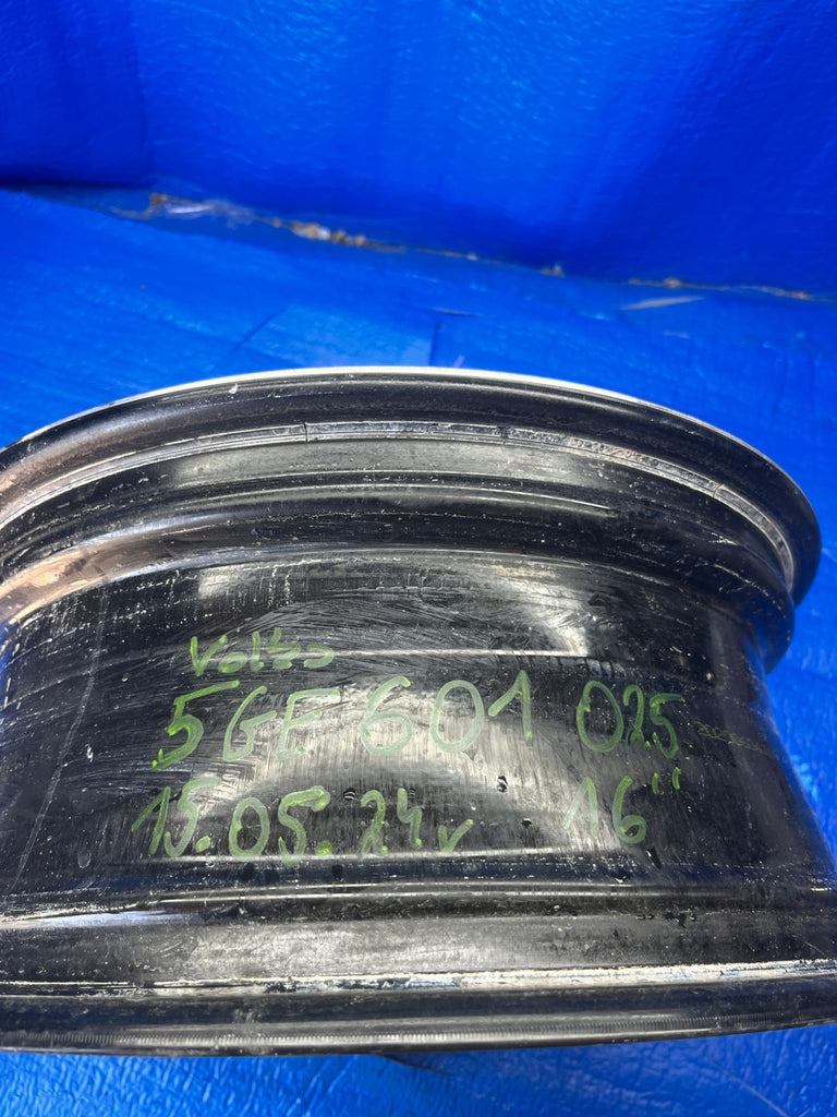 1x Alufelge 16 Zoll 6.5" 5x112 46ET Silber 5GE601025 VW Golf VII I Rim Wheel FEL1582747672af