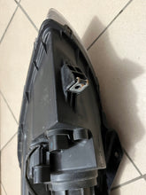 Laden Sie das Bild in den Galerie-Viewer, Frontscheinwerfer Hyundai I30 Octavia I 92102-2R Rechts Scheinwerfer Headlight