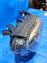 Laden Sie das Bild in den Galerie-Viewer, Frontscheinwerfer Kia Stonic 92101-H8 LED Links Scheinwerfer Headlight SCH6553092331pw