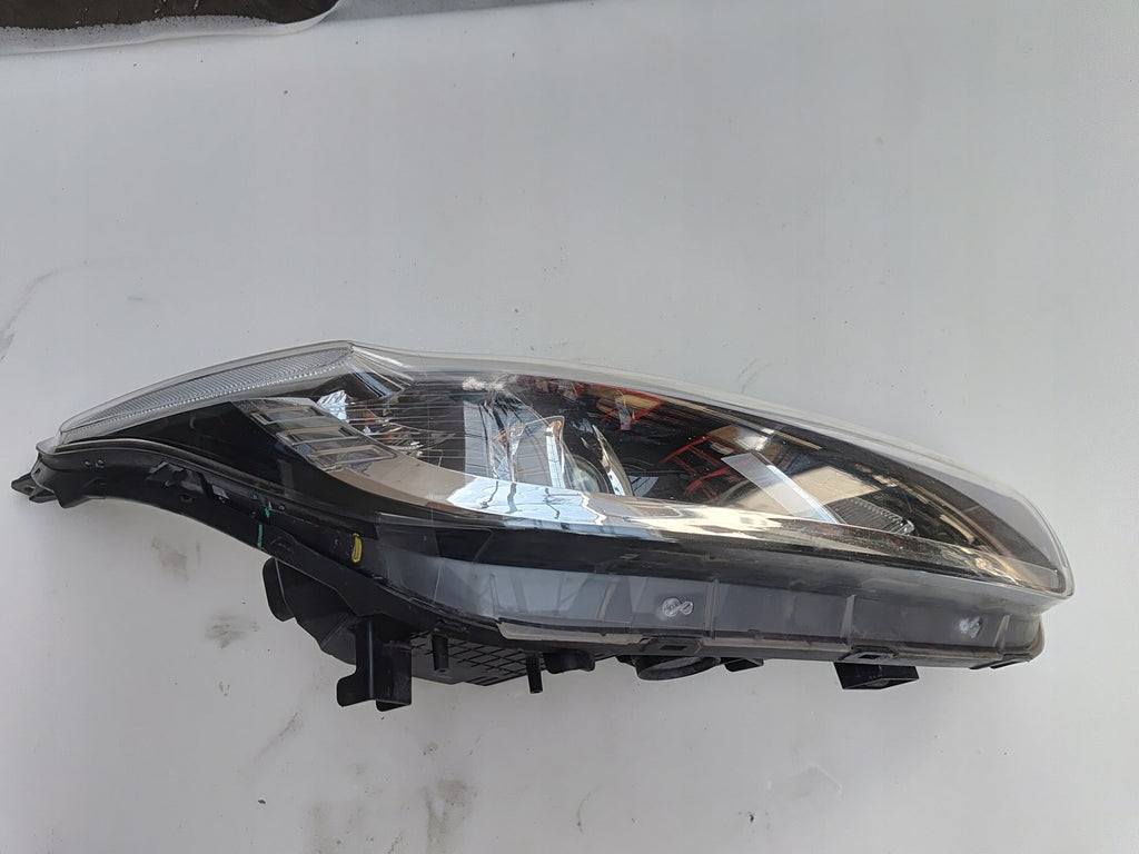Frontscheinwerfer Kia Ceed 92102-A2010 Ein Stück (Rechts oder Links) Headlight