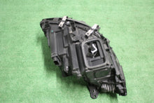 Laden Sie das Bild in den Galerie-Viewer, Frontscheinwerfer Mercedes-Benz W246 A2469066101 LED Links Headlight SCH6758245717he