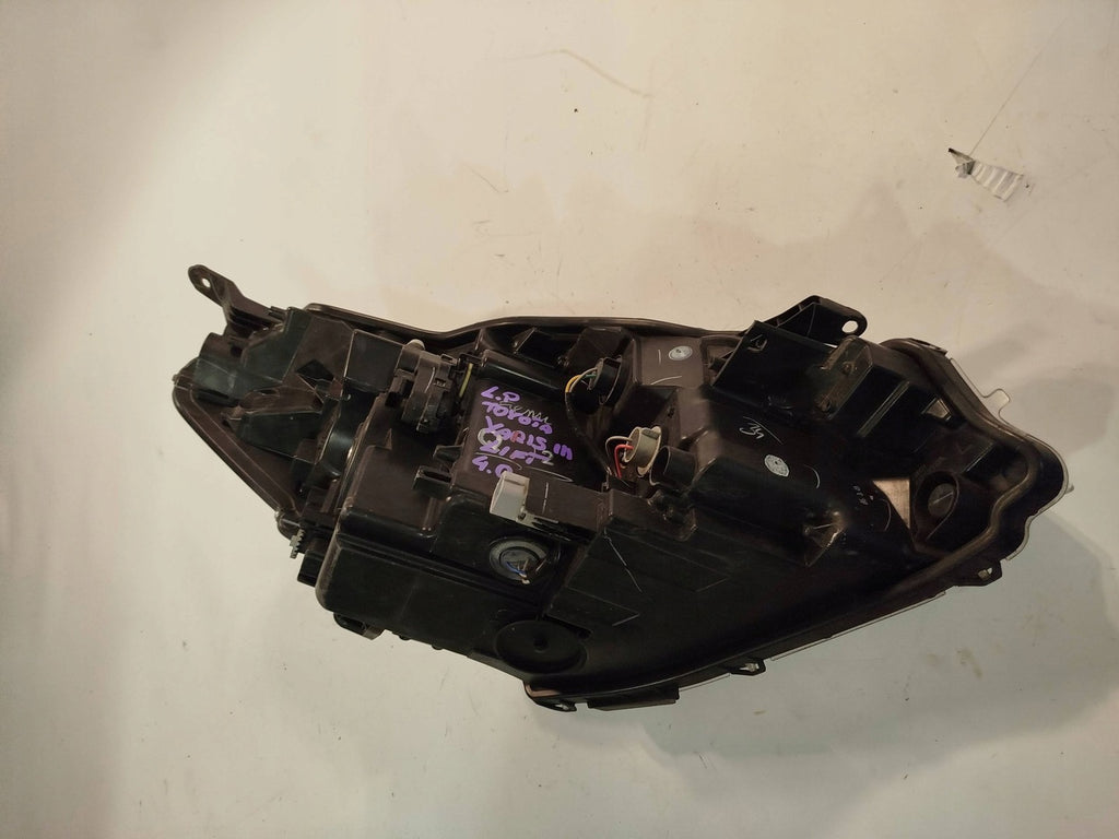 Frontscheinwerfer Toyota Yaris Links Scheinwerfer Headlight