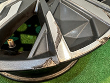 Laden Sie das Bild in den Galerie-Viewer, 1x Alufelge 17 Zoll 7.0&quot; 5x114.3 43 5ET 52910-N7160 Hyundai Tucson Rim Wheel