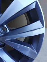 Load image into Gallery viewer, 1x Alufelge 17 Zoll 7.0" 5x112 45ET Glanz Silber 2GA601025P Mg T-Roc Rim Wheel FEL9985909100jh