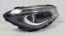 Laden Sie das Bild in den Galerie-Viewer, Frontscheinwerfer Mercedes-Benz Cla A1178201661 Xenon Rechts Headlight SCH8364195657ds