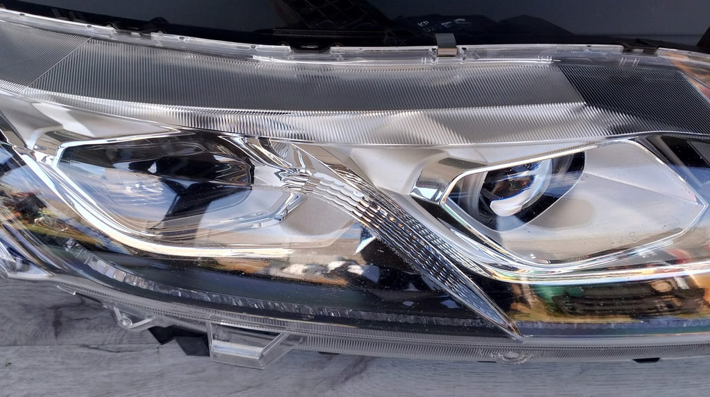 Frontscheinwerfer Mitsubishi Eclipse Cross 92102-H892102-H8 LED Rechts Headlight