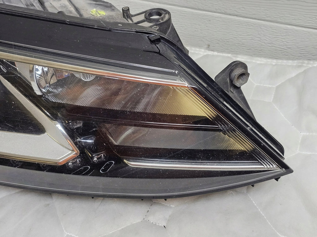 Frontscheinwerfer VW Jetta IV 5C7941752 8K0941597 4H094132 Xenon Rechts SCH3090704539cu
