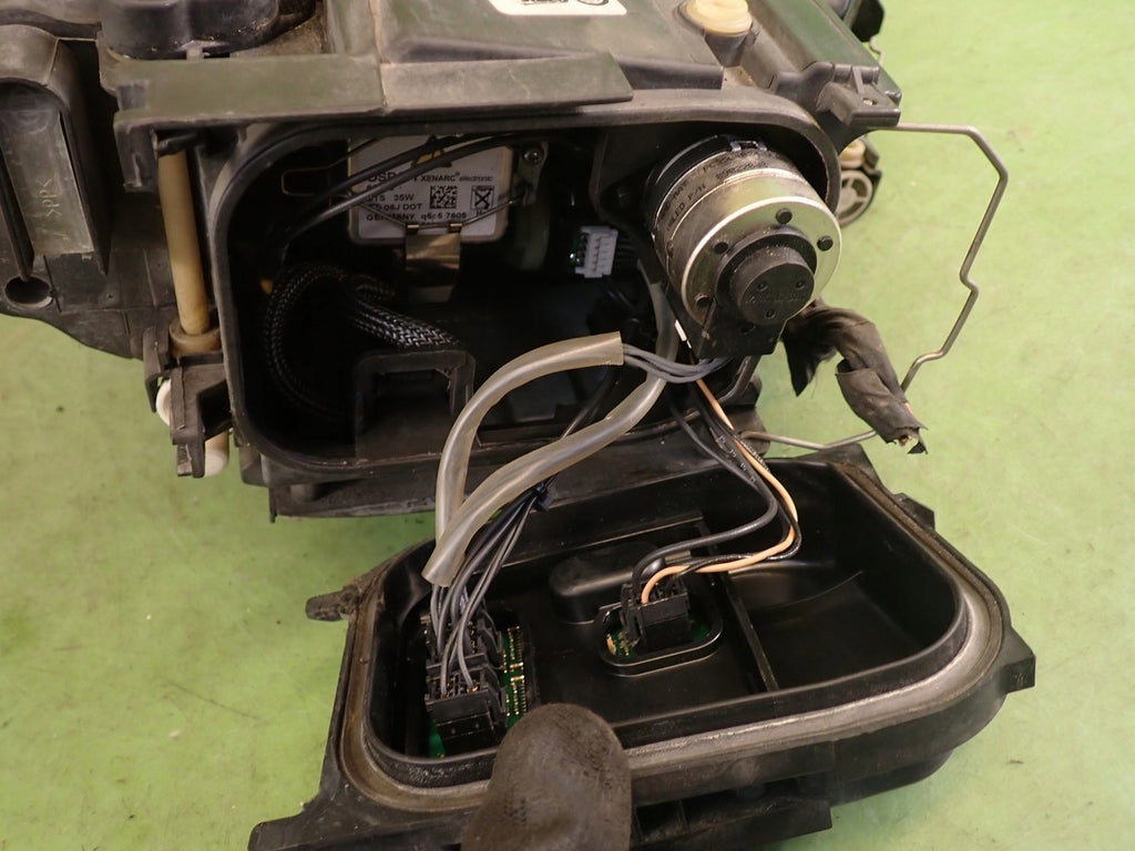 Frontscheinwerfer VW Passat 3C0941753G 3C0941752G Xenon Ein Satz Headlight SCH9088881120yp