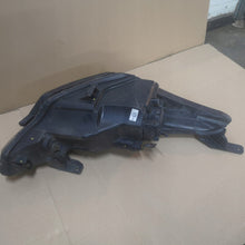 Load image into Gallery viewer, Frontscheinwerfer Hyundai I20 II 82101C8000 Ein Stück (Rechts oder Links)